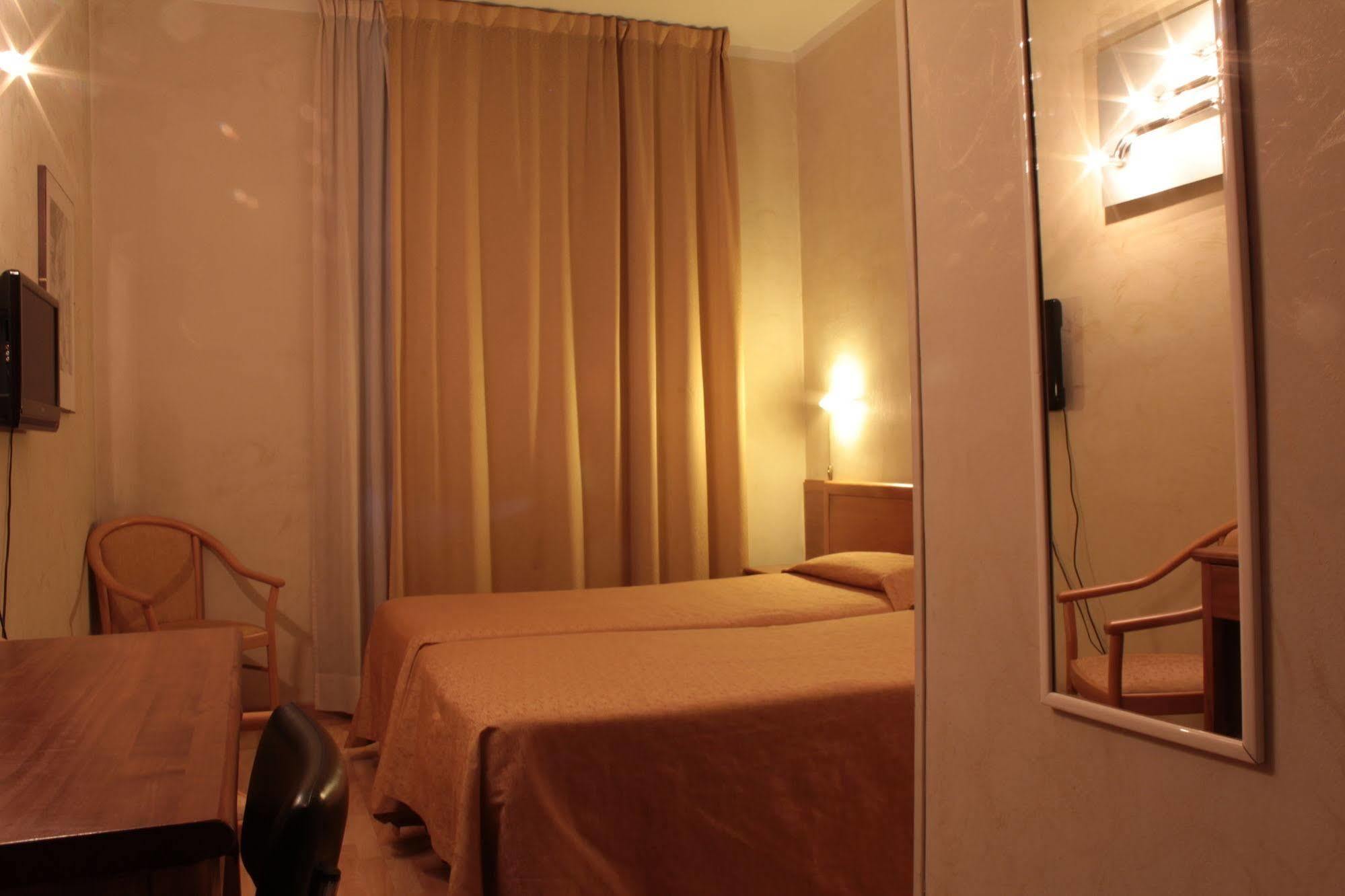 Hotel Montevecchio Торино Екстериор снимка